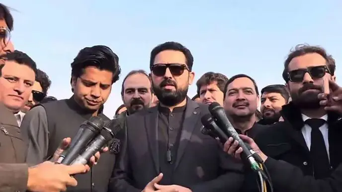 خيبر پختونخوا جي وزيراعليٰ خلاف پي ٽي آءِ جي ڪجهه ايم پي ايز ناراض، ناراض ميمبرن جو اجلاس جلد ٿيڻ جو امڪان